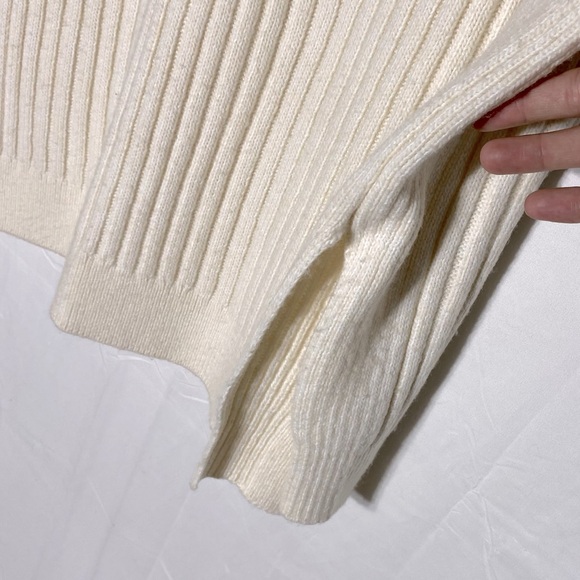5/$25 Old Navy Oversized Cream Ribbed V Neck Sweater Vest M - Picture 12 of 14